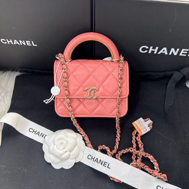 95新 Chanel/香奈儿 22A蜜桃粉金属手柄风琴包（芯片款）
