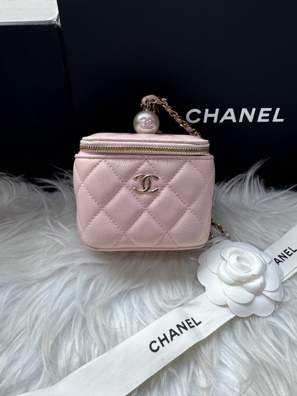99新 Chanel/香奈儿 樱花粉一粒珠荔枝牛小盒子（31开）