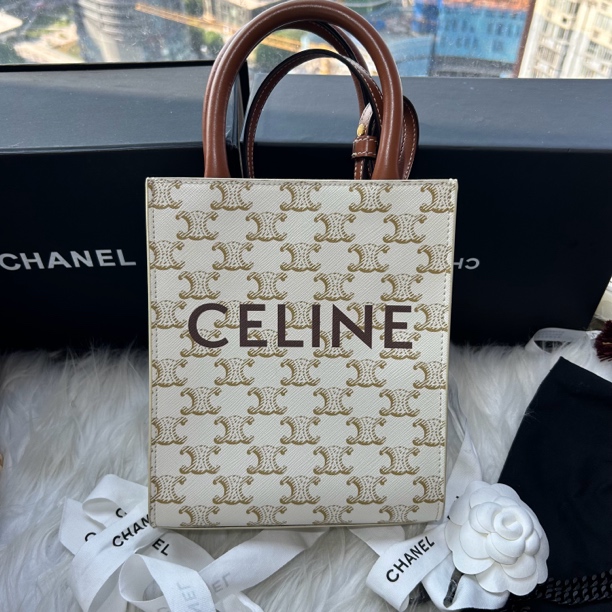 95新 Celine/思琳 白色老花凯旋门琴谱包