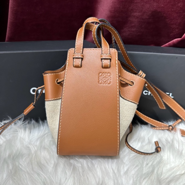 95新 LOEWE/罗意威 臻选mini吊床棕色拼皮