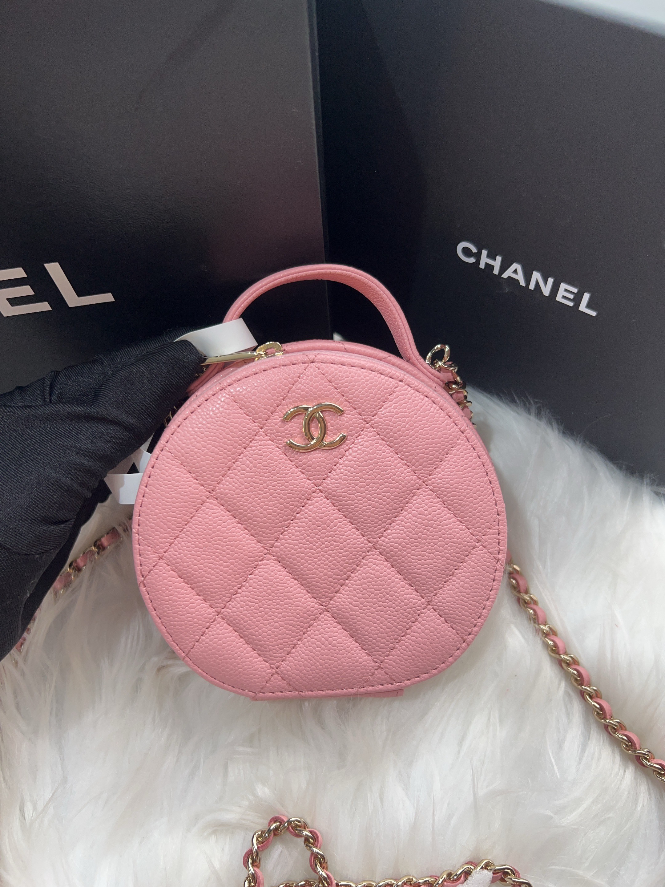 99新 Chanel/香奈儿 22c粉色手提小圆饼（31开）