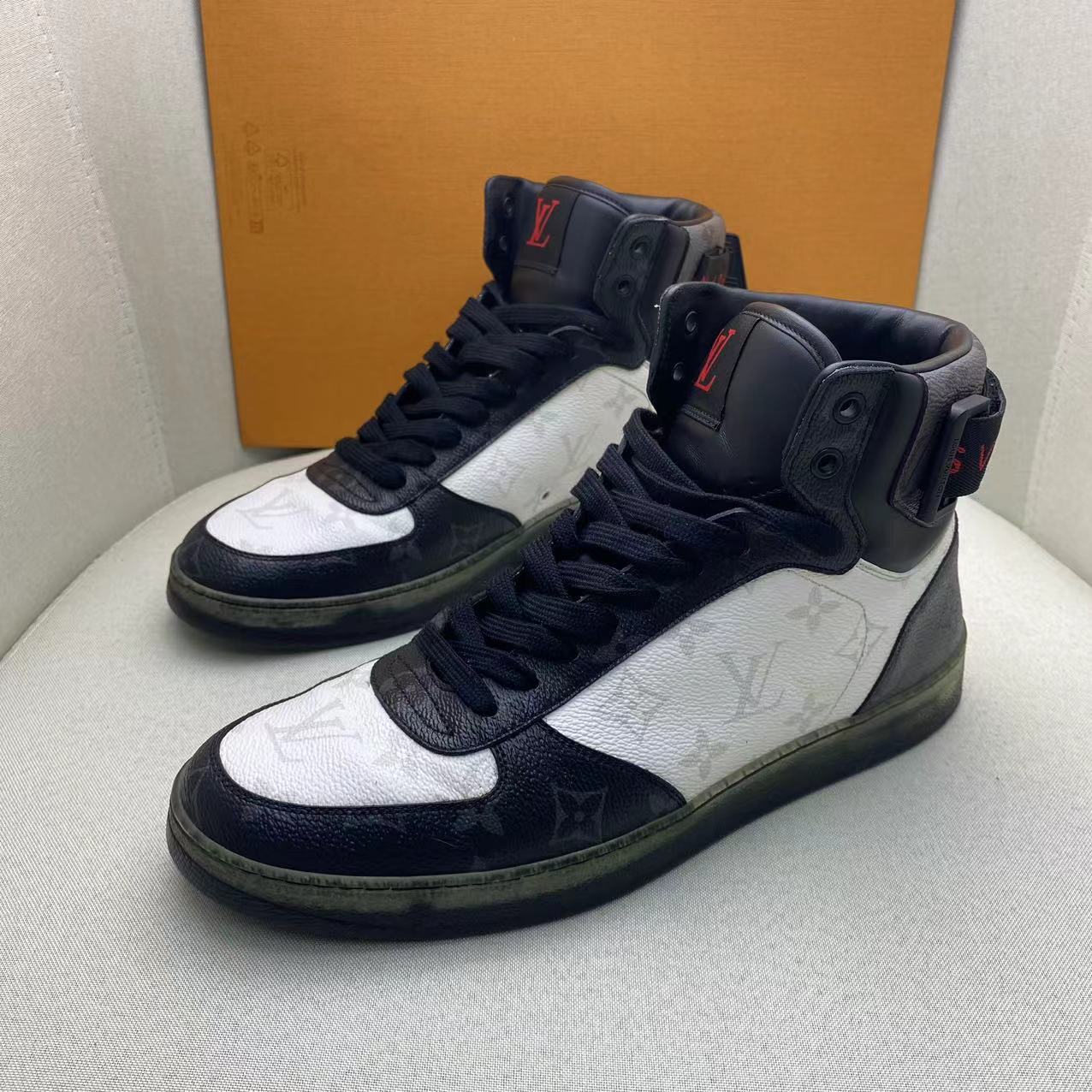 95新 LouisVuitton/路易威登 黑白老花满印百搭高帮板鞋/40欧/