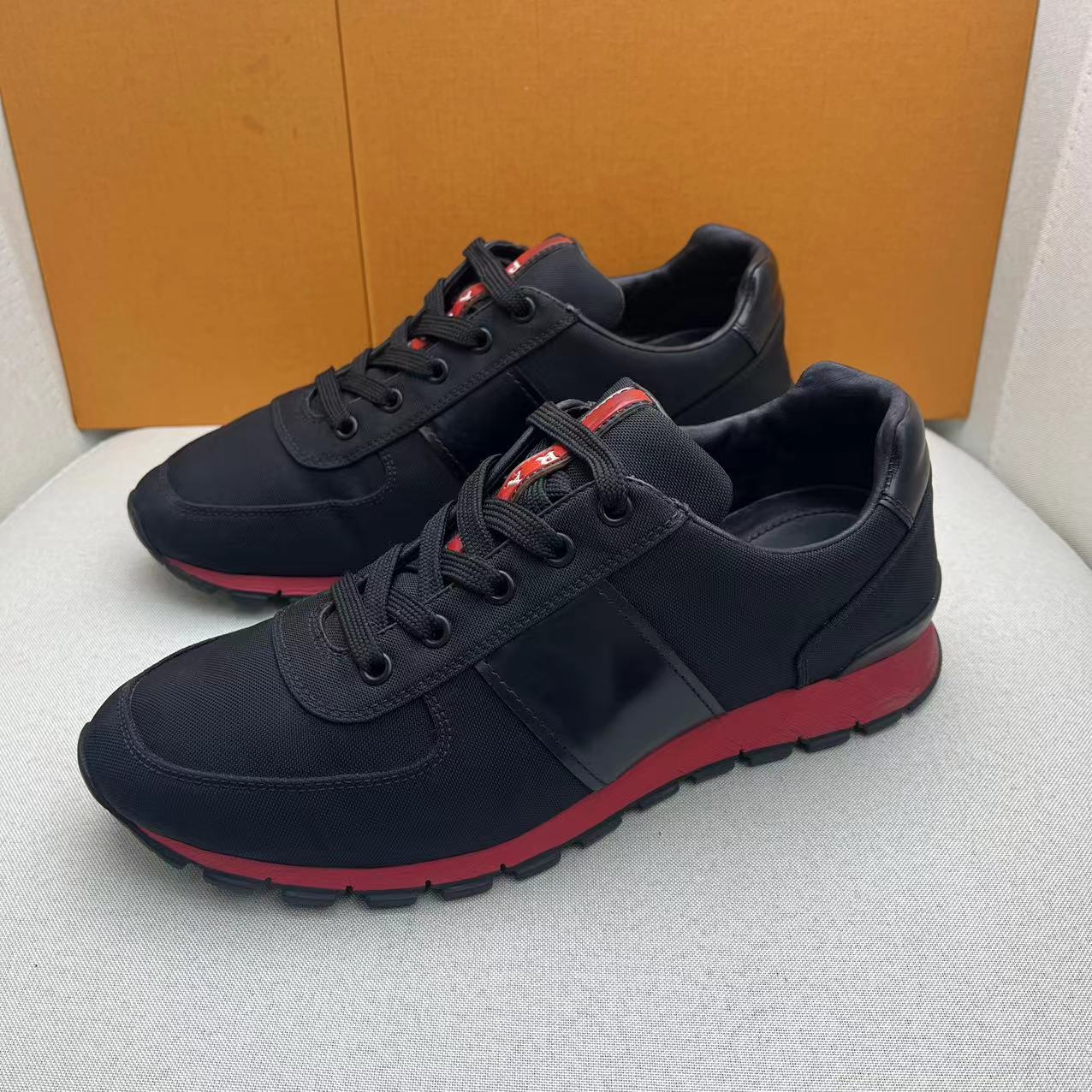 Prada/普拉达黑色网面时尚百搭夏季透气潮流运动鞋 40码/95新
