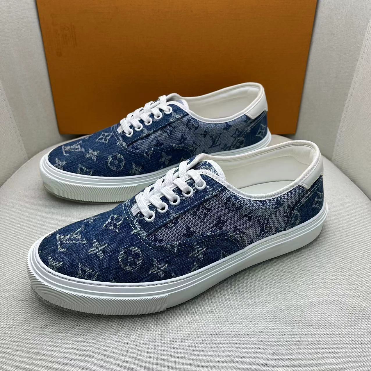 全新未使用 LouisVuitton/路易威登 牛仔蓝满印老花板鞋 42码