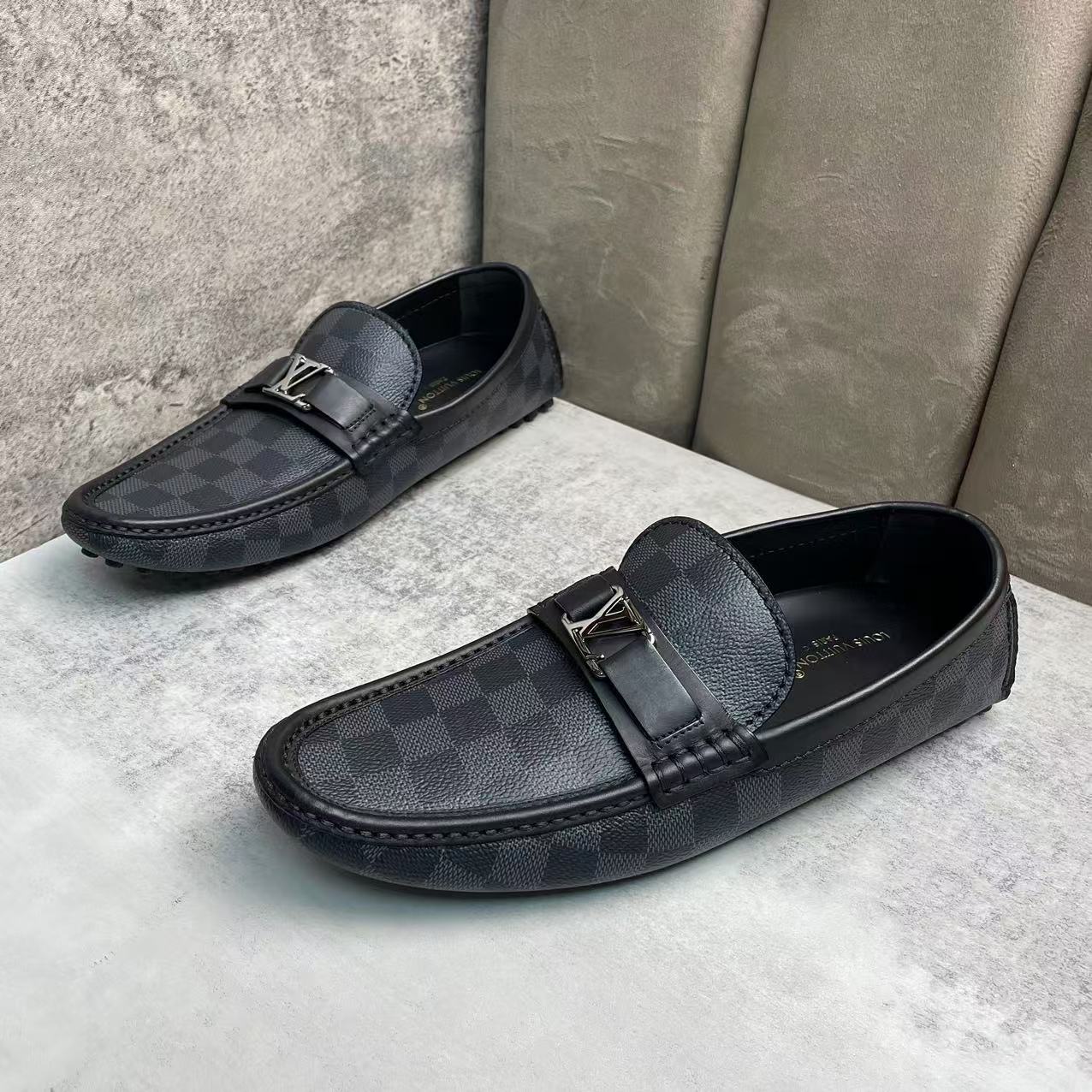 未使用 LouisVuitton/路易威登 黑色棋盘格百搭豆豆鞋 /40.5码