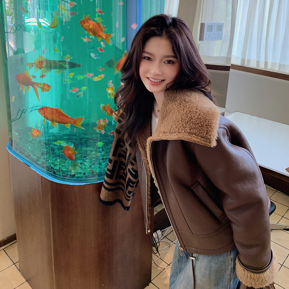 美拉德复古摩登羊剪绒大衣女冬季短款羊羔毛外套机车风24139