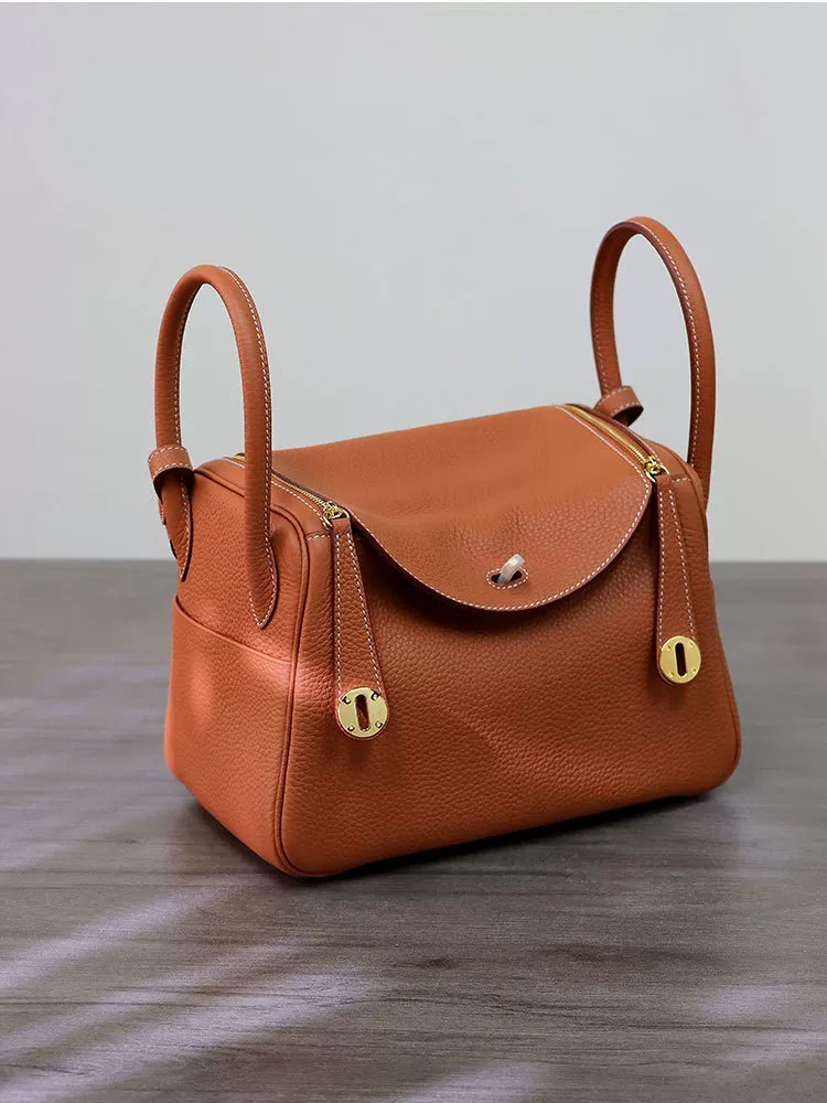 26宽 真皮医生包单肩斜挎枕头包手提包包