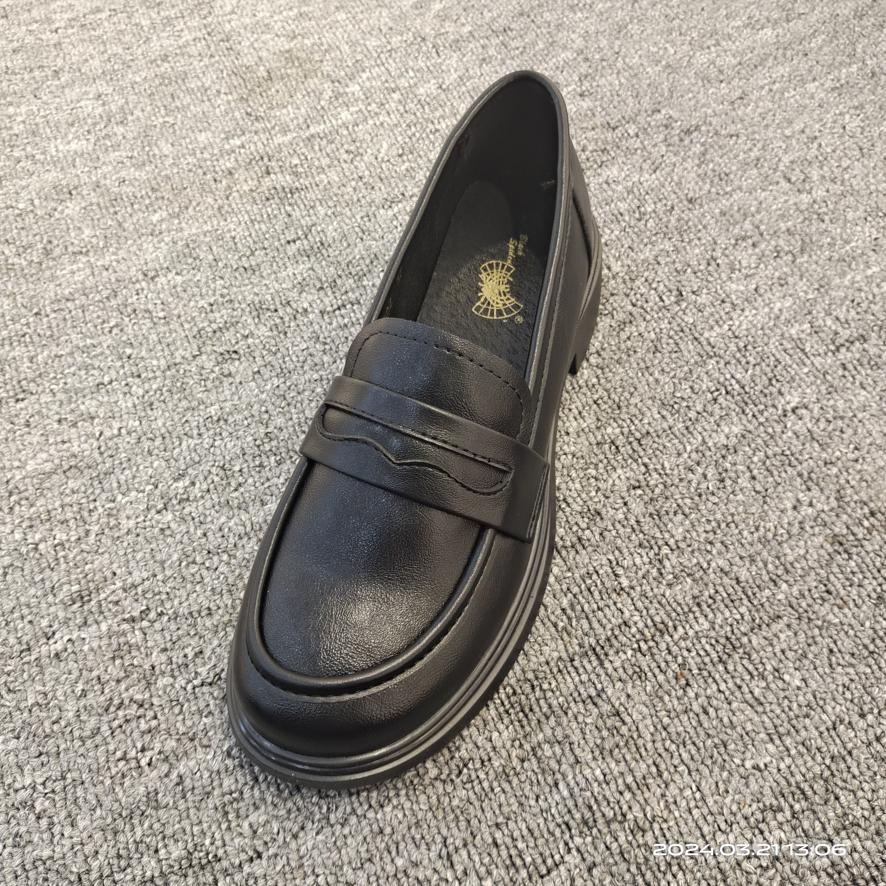 时尚哑光圆头乐福鞋舒适百搭软底厚底乐福鞋