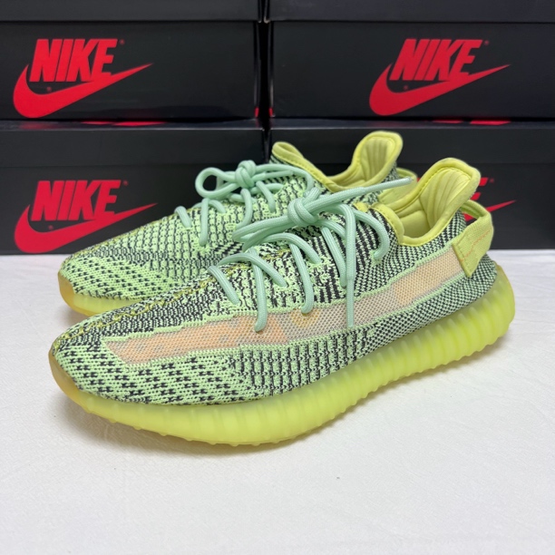 椰子350荧光绿 42码 配盒 成色极新 yeezy350 阿迪达斯