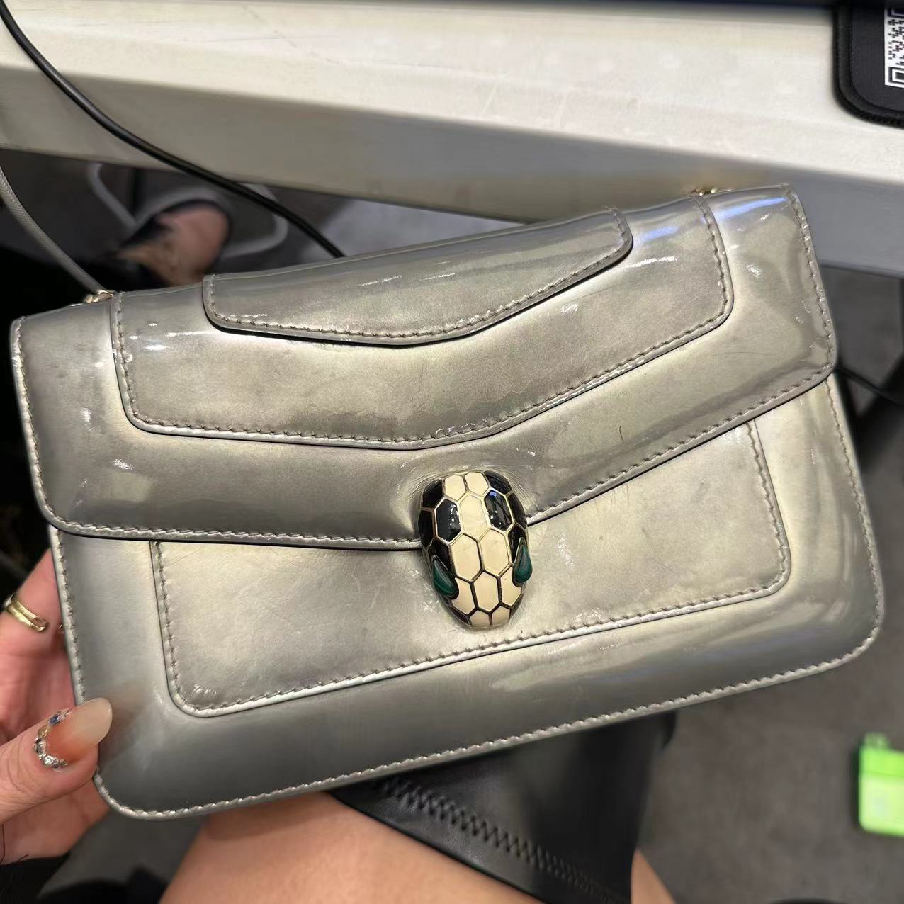 90新 BVLGARI/宝格丽 熊大中古/宝格丽蛇头斜挎包/95新/112901