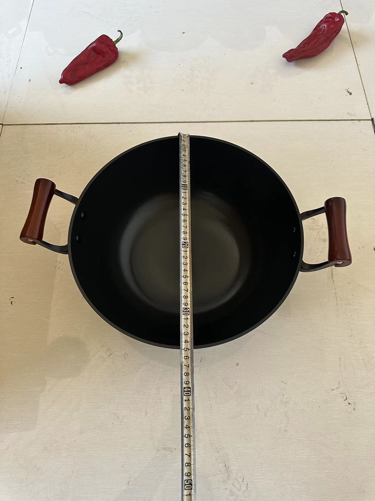 龙龙手工精品35公分生铁，平底炖锅1一6个人可用，电慈炉，然气灶，