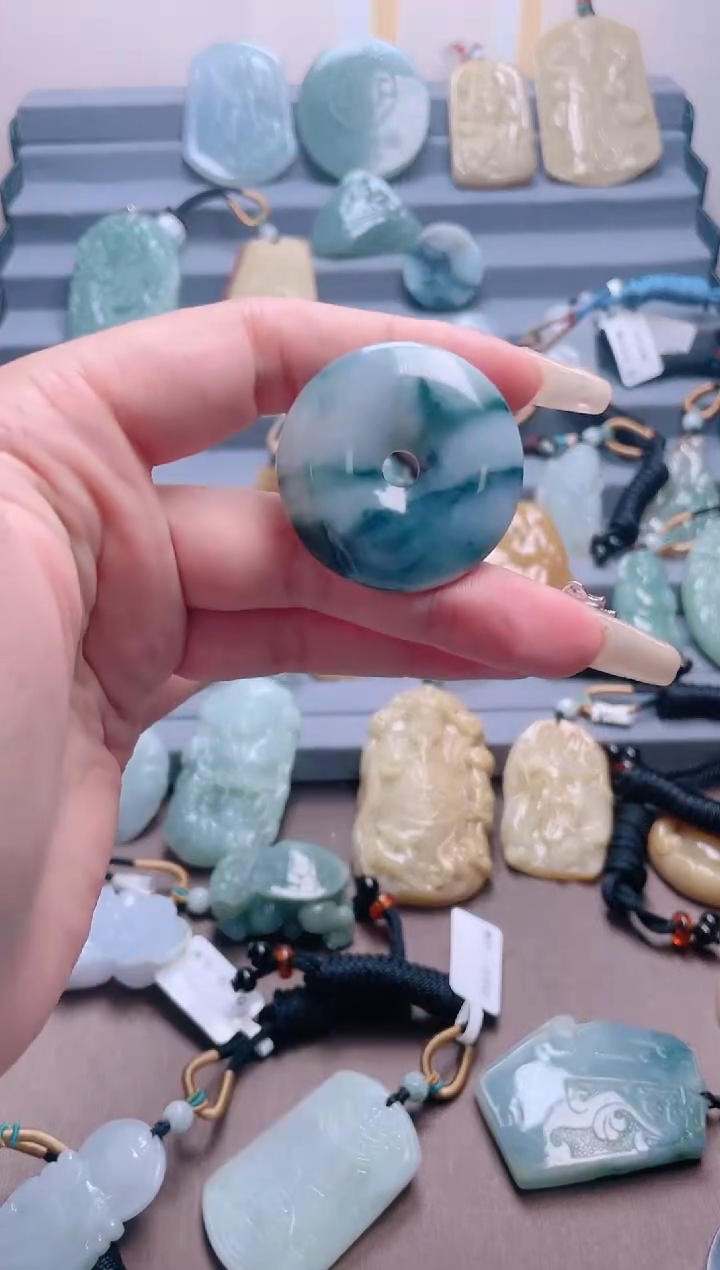 【闪购商品】翡翠吊坠(不含链)未镶嵌平安扣