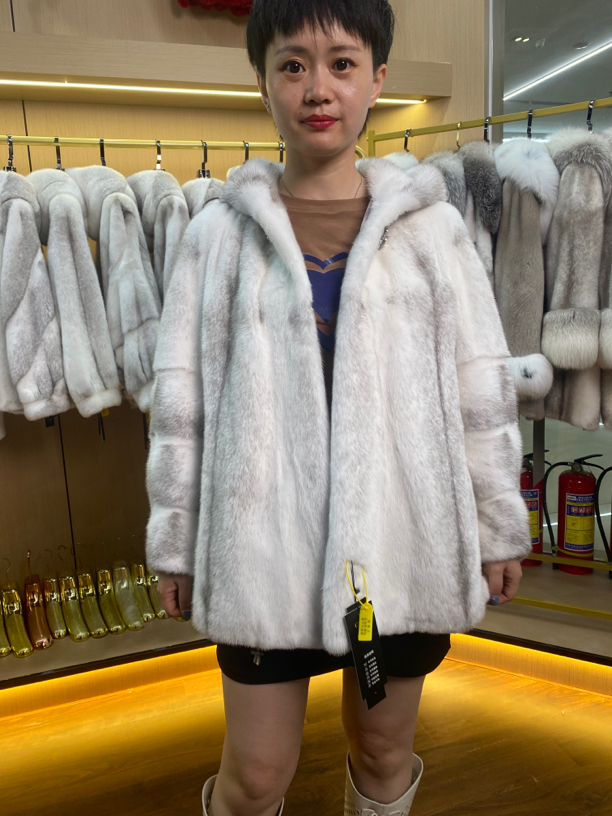 新款外套女短连帽