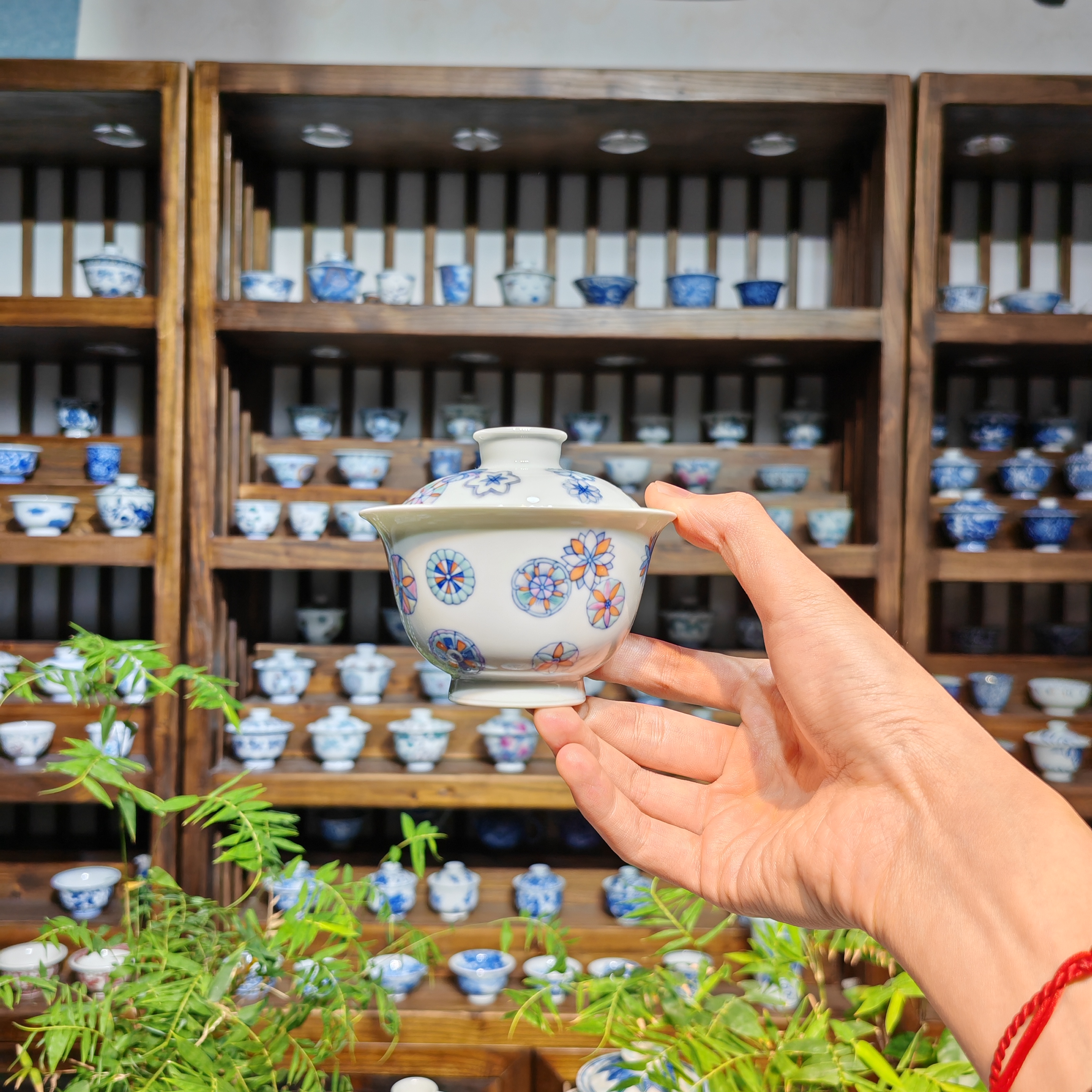 明逸堂手工手绘陶瓷｜斗彩皮球花盖碗｜120cc盖下