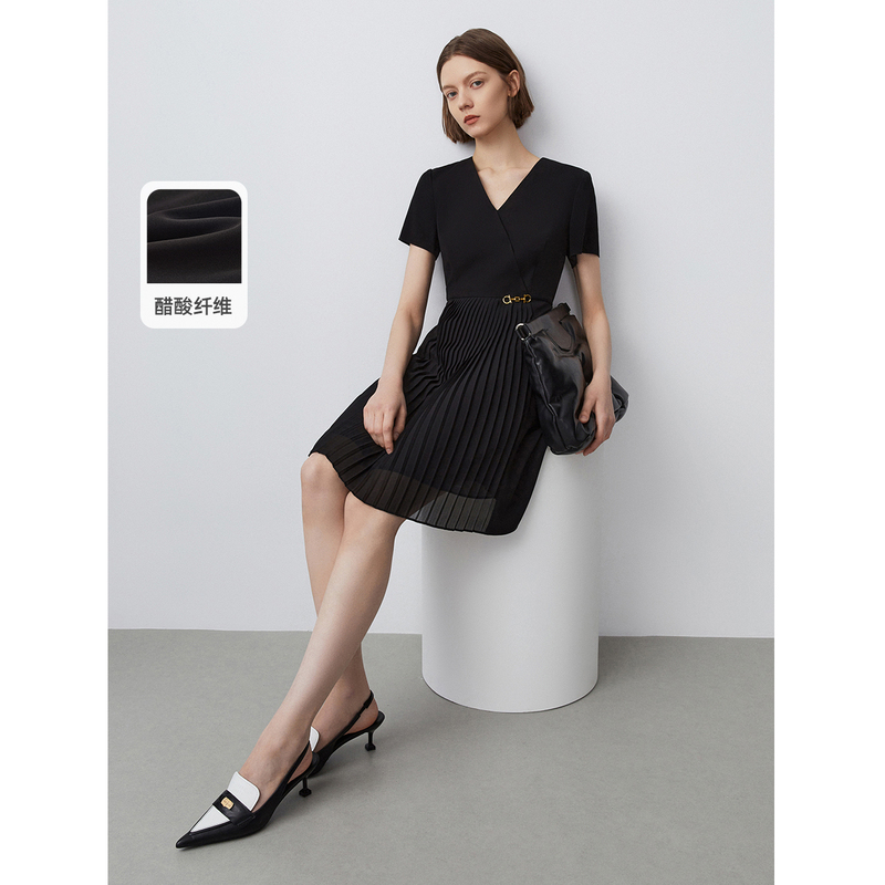 P013【赵老板】朗姿醋酸轻礼服小黑裙秋季V领百褶连衣裙