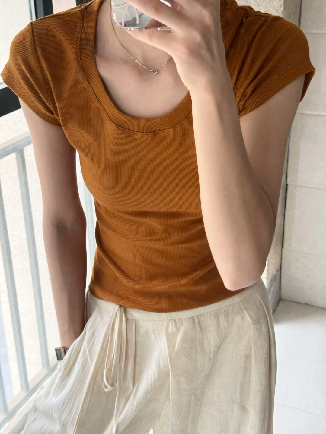 t恤打底衫显瘦内搭短款设计感白色复古圆领百搭夏季