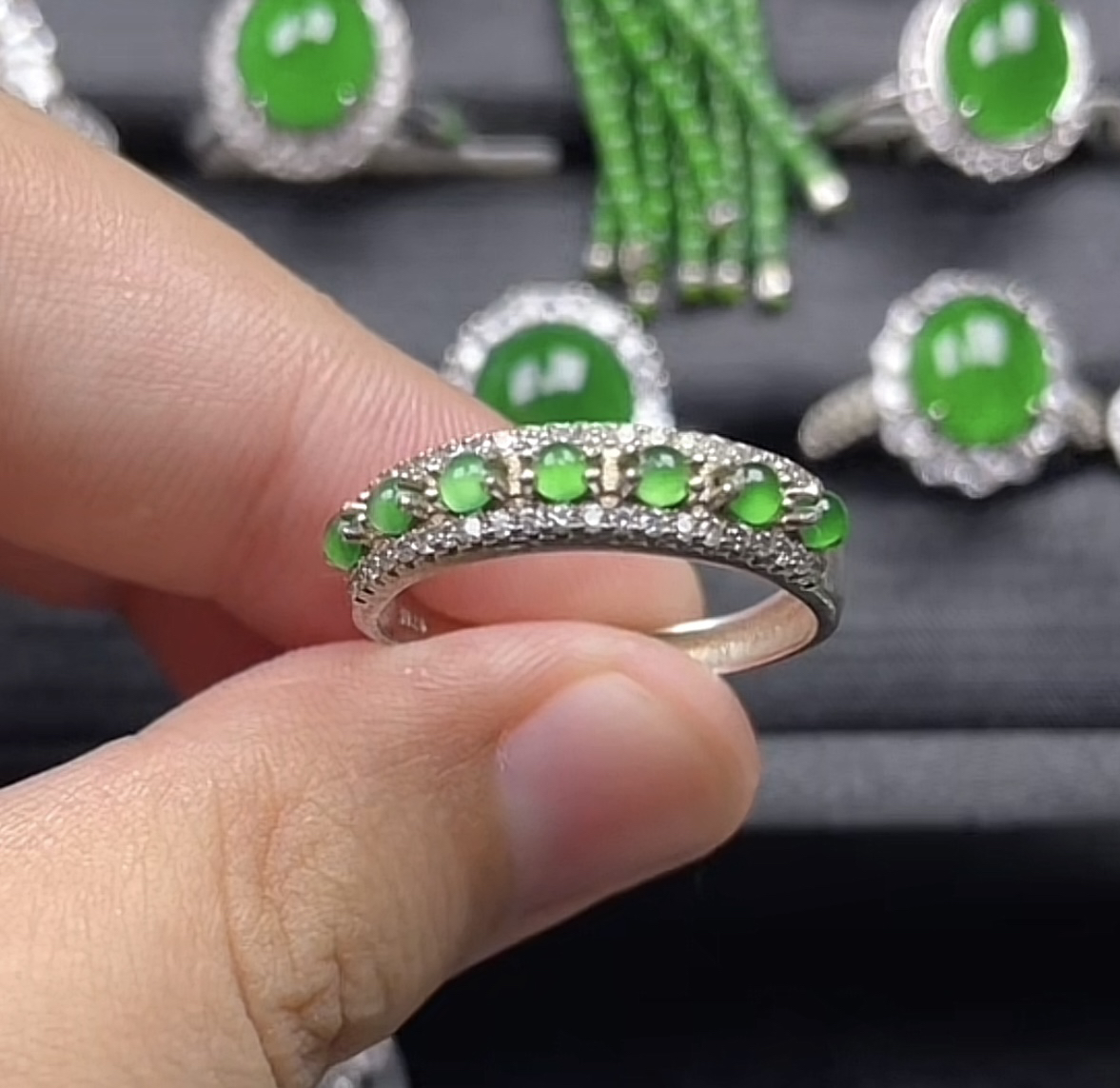 A货翡翠925银镶嵌戒指