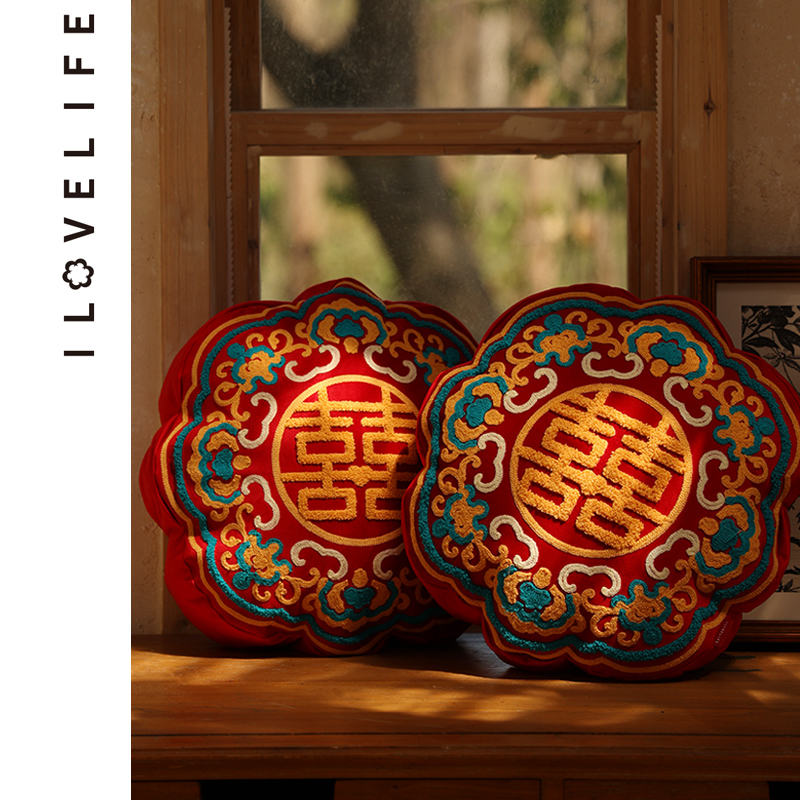 喜字结婚抱枕一对婚庆婚房布置柔软红色靠垫订婚新婚结婚礼物出片