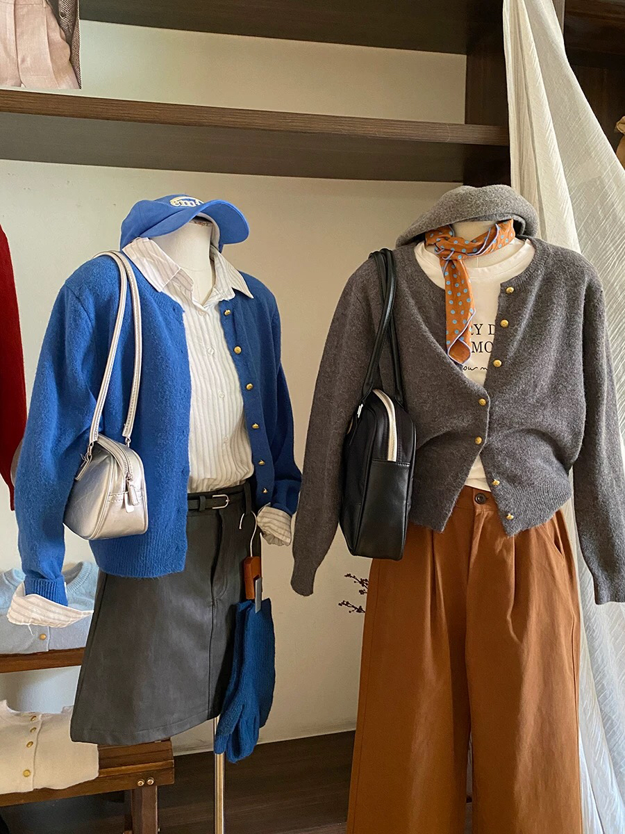 A（A500-599编码）秋秋服装-韩系小金扣软糯针织秋冬外搭毛衣外套