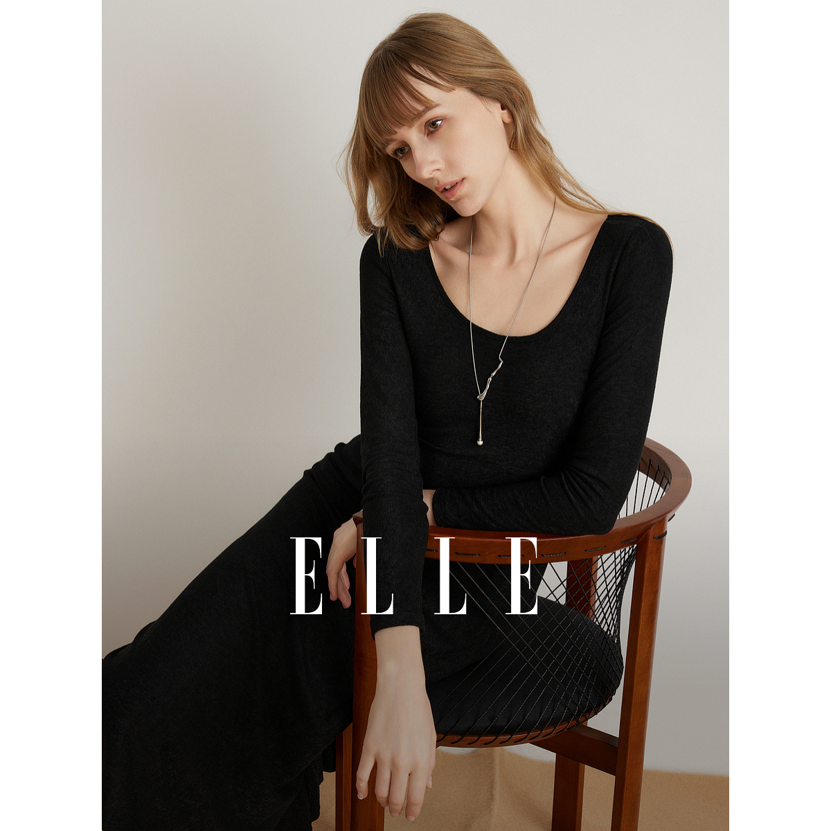 ELLE修身显瘦气质连衣裙2024冬季新款雅丹风打底百搭保暖L7WLL133