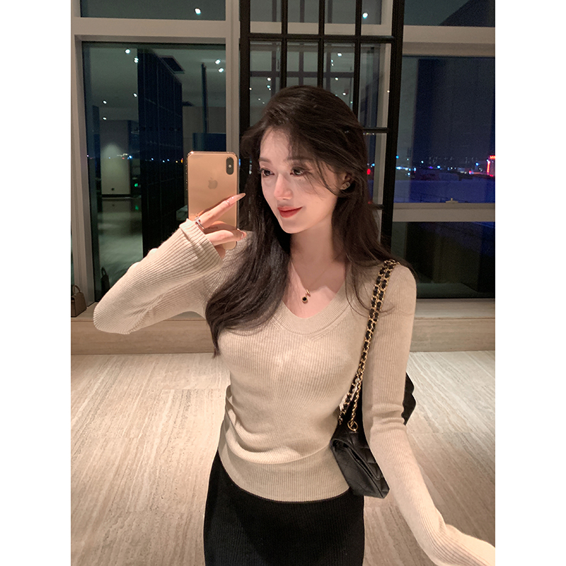 林关关 纯色U领秋季新款打底衫长袖修身毛针织衫上衣A51219