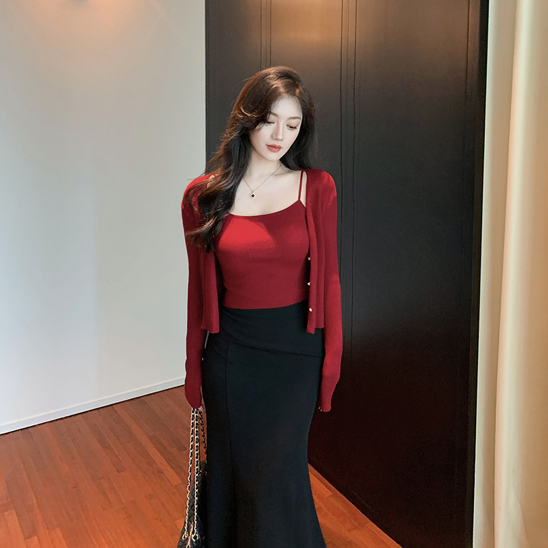 林关关温柔红色针织开衫外套女新款高级感长袖上衣