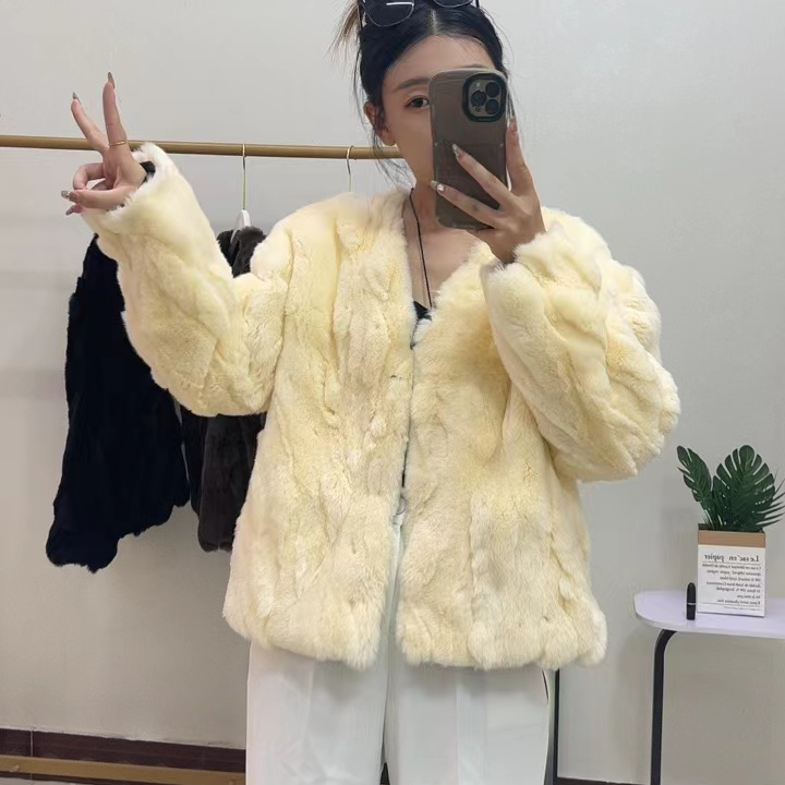 经典百搭女士短外套冬季加厚保暖外衣