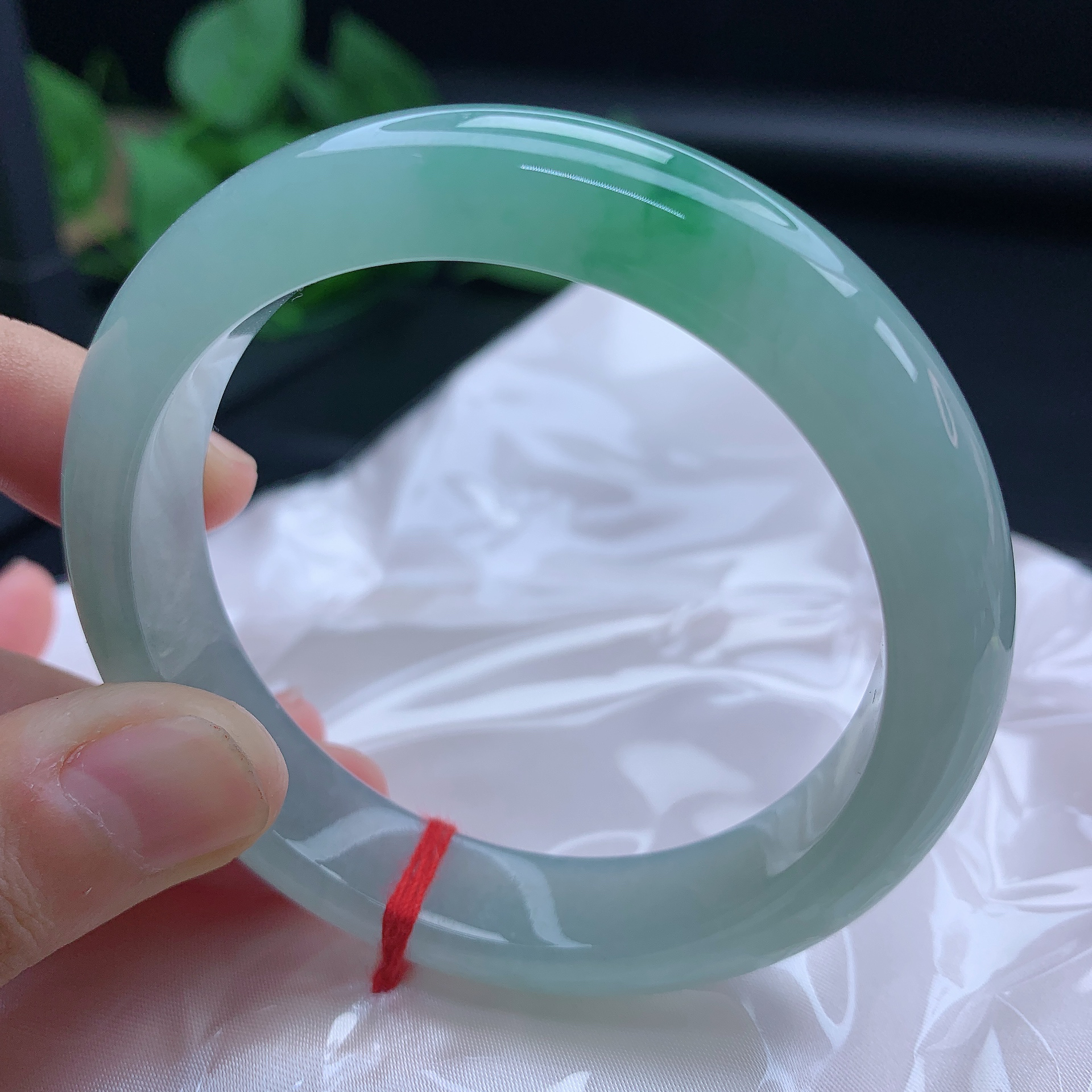 内径55.5mm缅甸天然翡翠A货冰胶飘绿正圈手镯时尚百搭玉镯