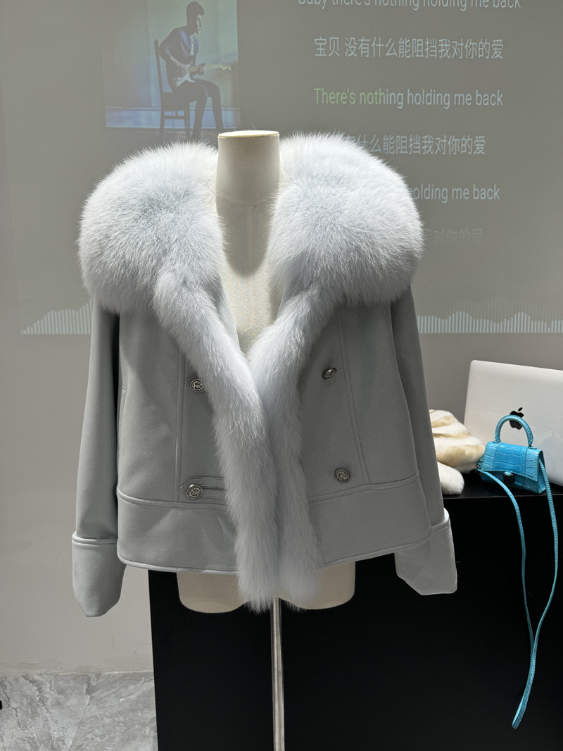 2024雾霾蓝调 冬季新款狐狸毛毛领时尚百搭显瘦年轻外套大衣女