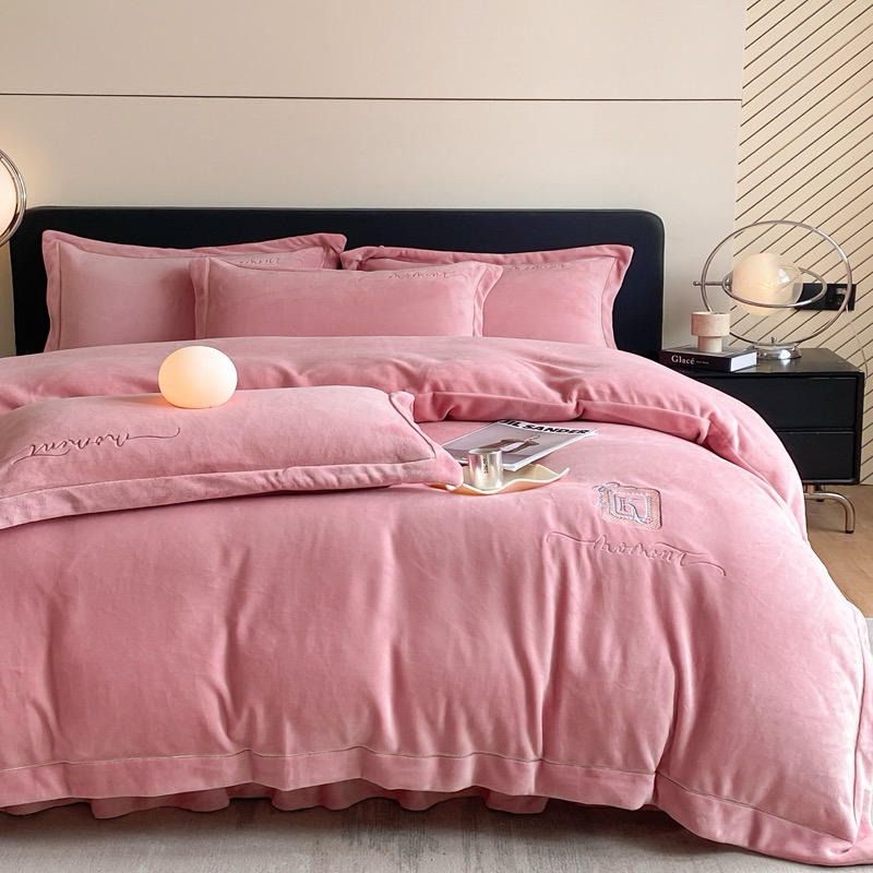 2024年新款加密加厚牛奶绒（美棉绒）床盖四件套