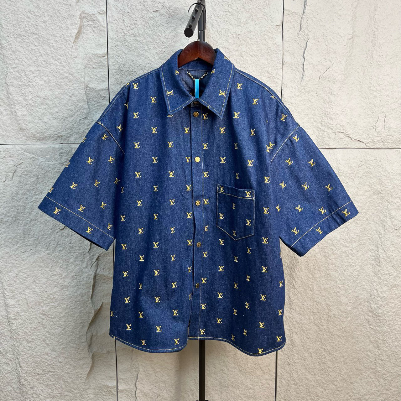 99新 LouisVuitton/路易威登 菲董刺绣满印牛仔衬衫xxl码ys000076