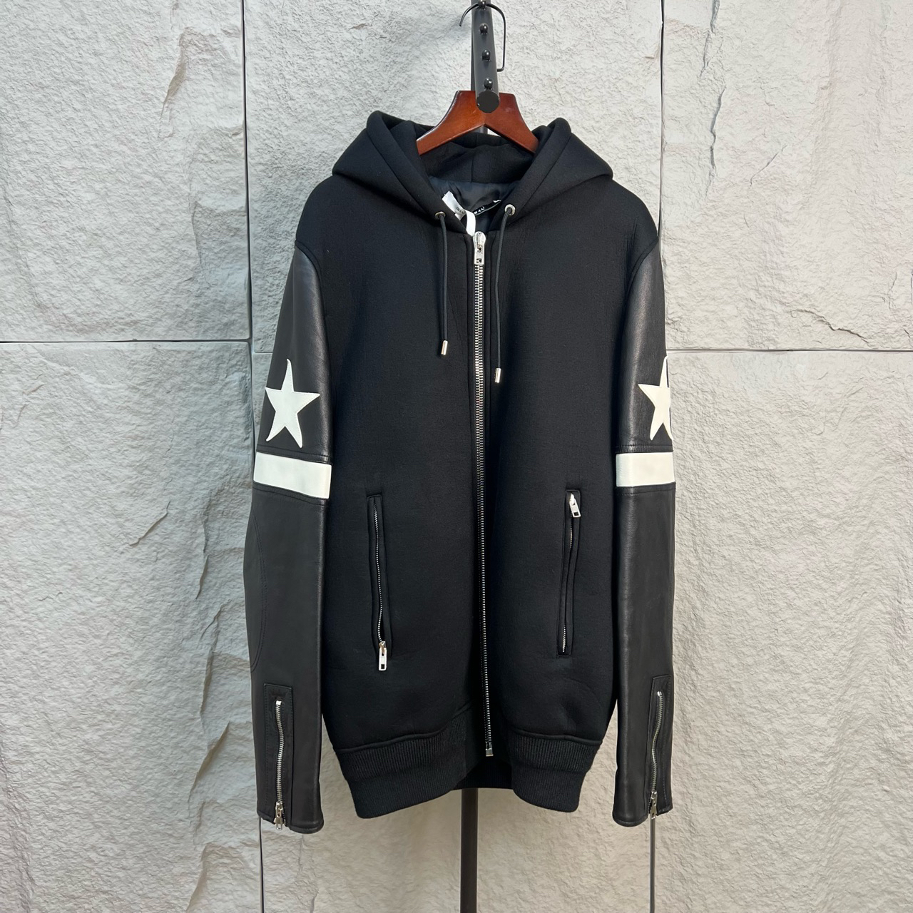 99新 Givenchy/纪梵希 太空棉拼皮连帽夹克38码 ys000219