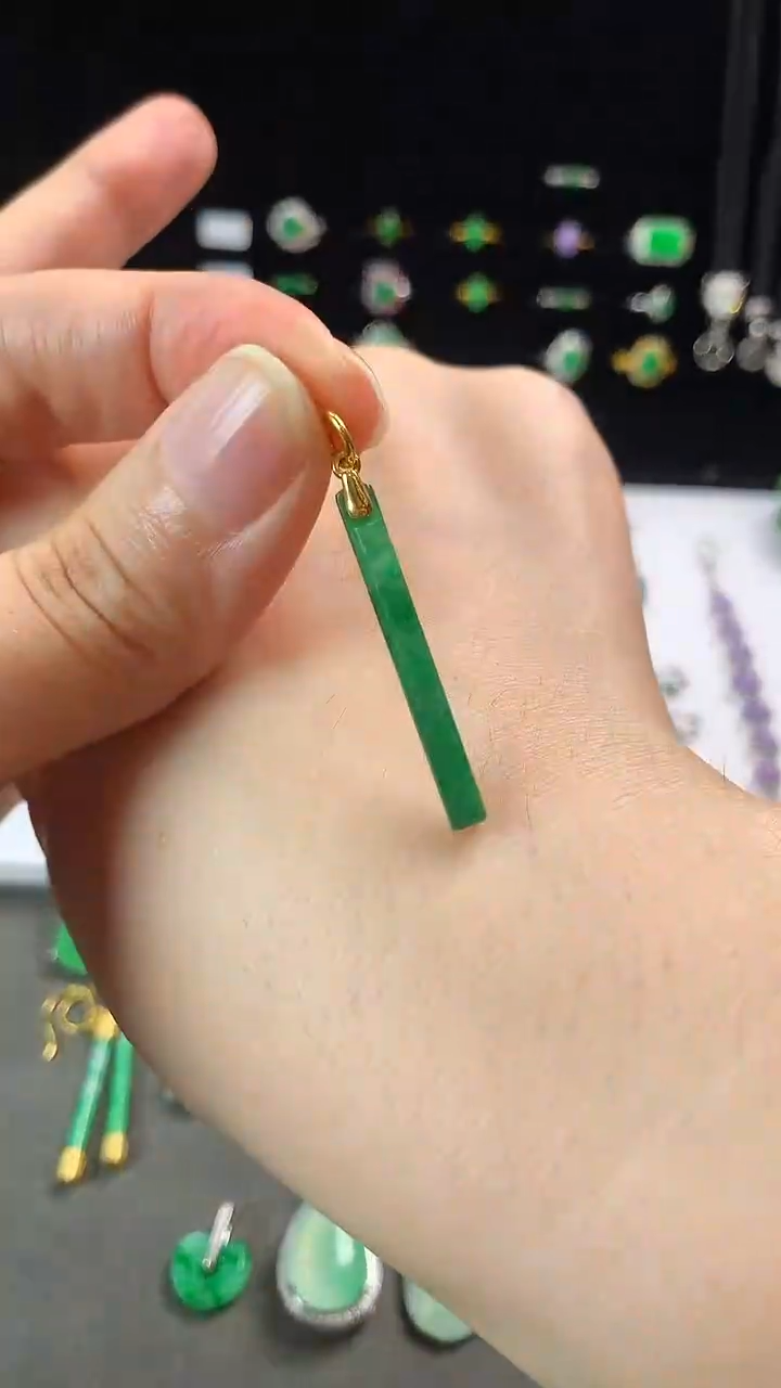 【闪购商品】翡翠吊坠18K金镶嵌吊坠