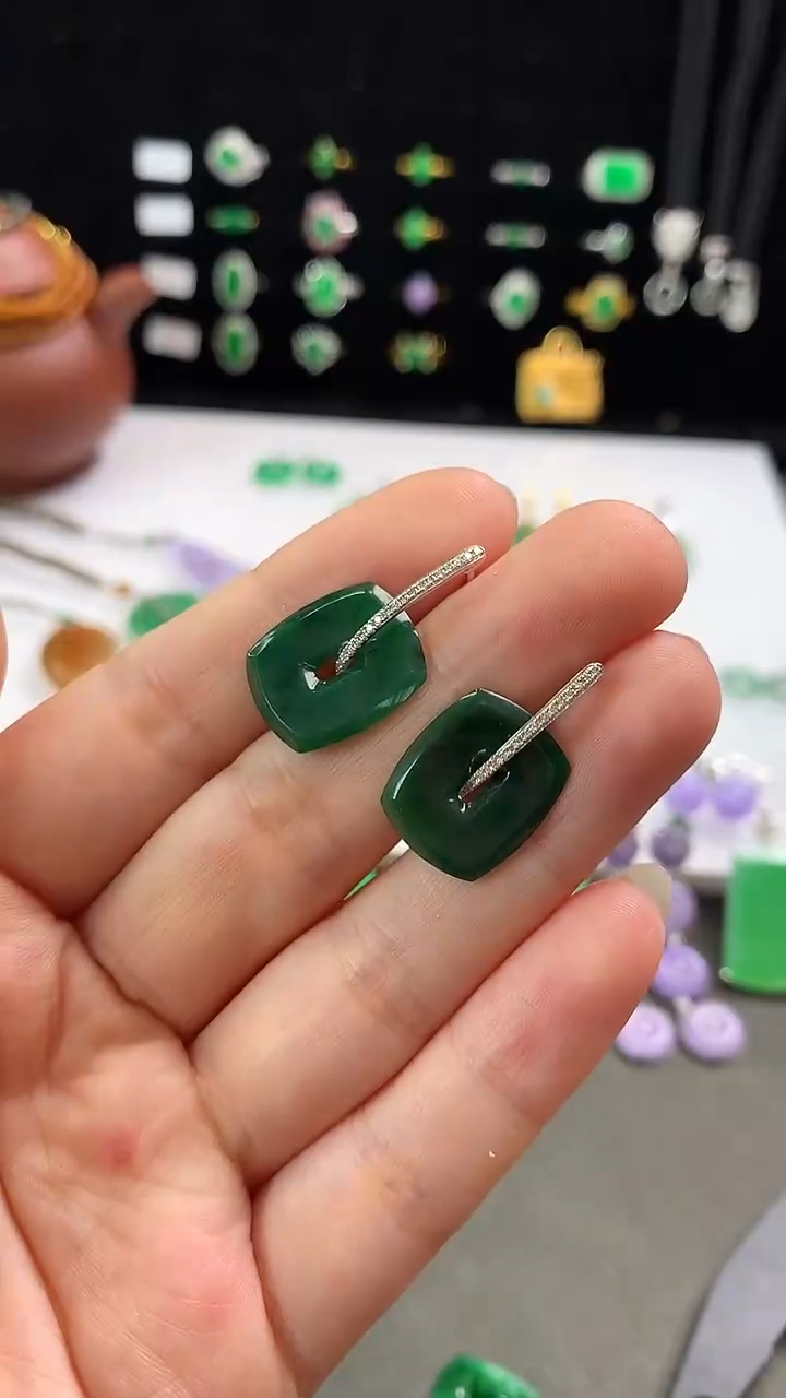 【闪购商品】翡翠耳饰18K金镶嵌耳饰