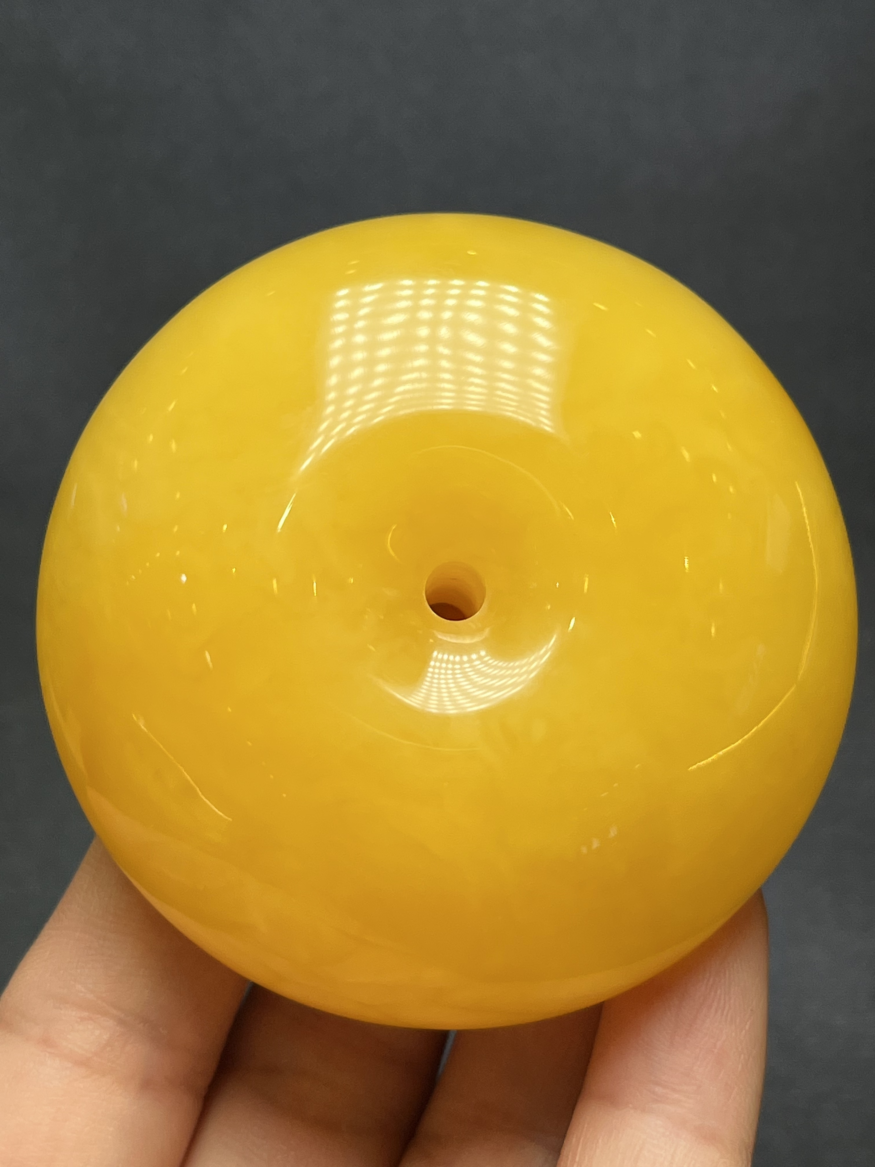 焦皮料满蜡平安扣