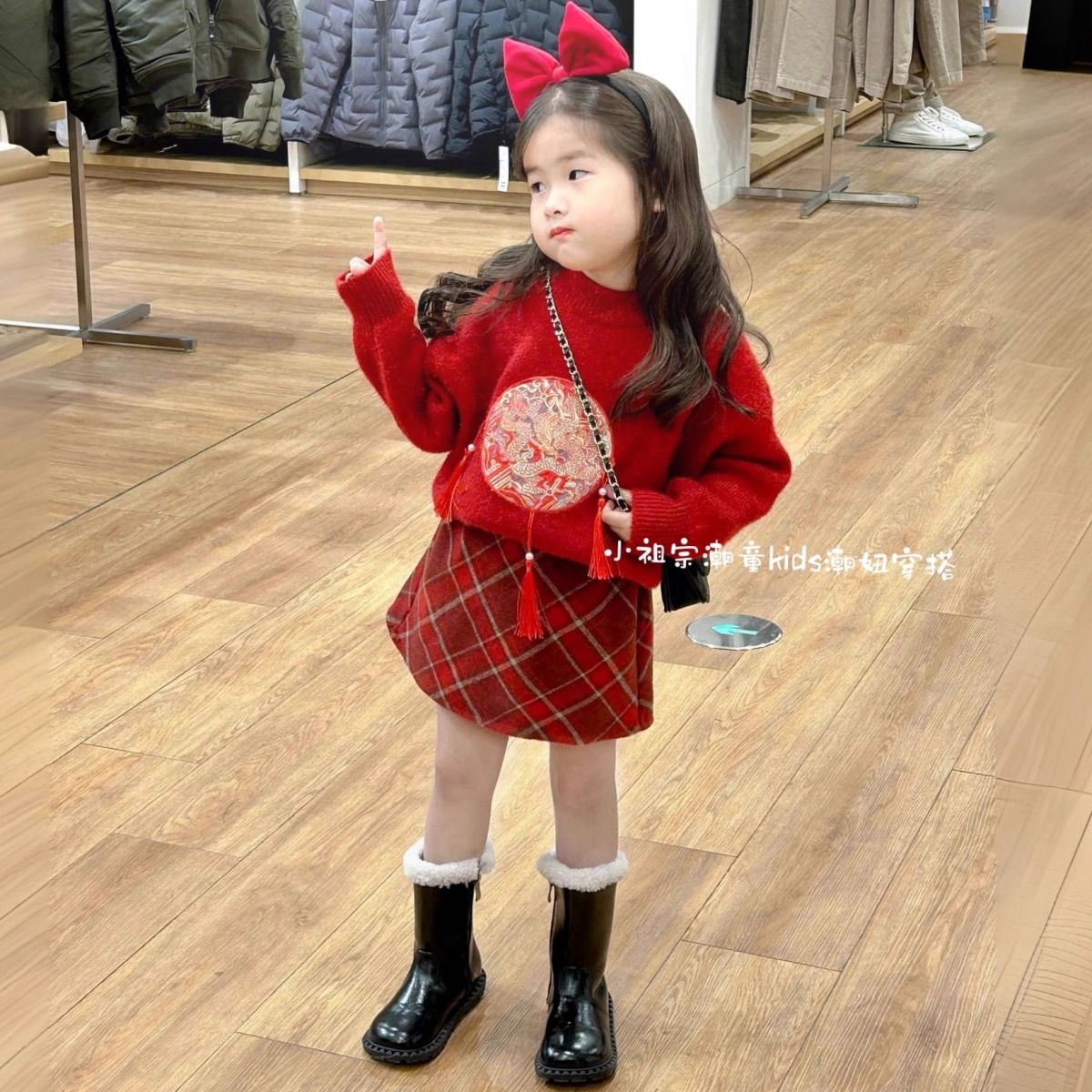 女童新中式流苏圆领毛衣女童新年款加厚毛衣格子短裙两件套拜0105