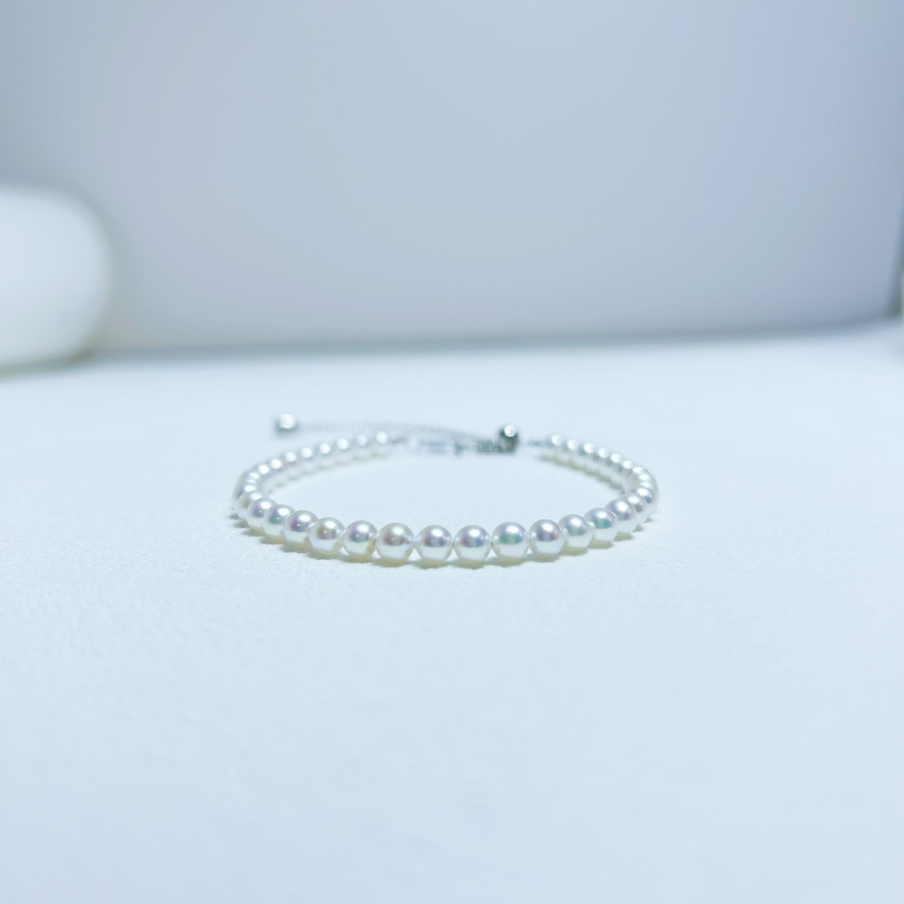 【卷王珍珠手链】【小彩凜】4-4.5mm 冷白极光baby珠手链