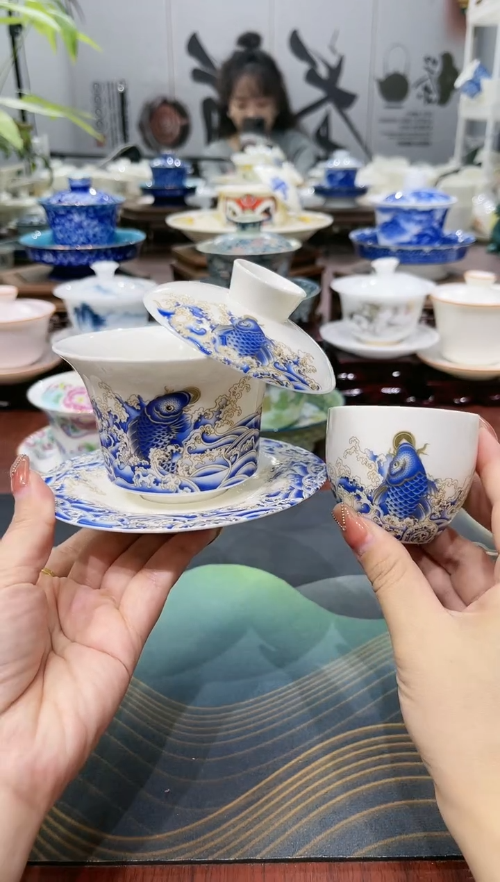 【闪购商品】蓝色年年有余大底托盖碗+1主人杯