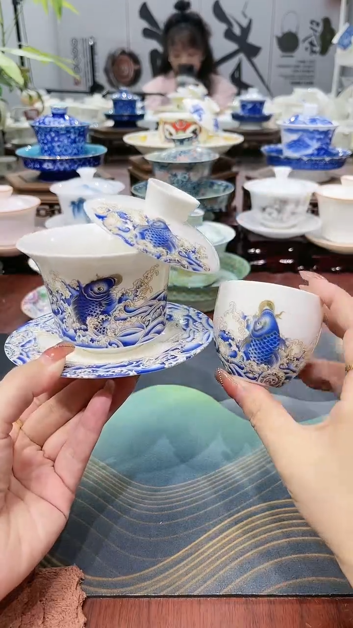 【闪购商品】满彩蓝色年年有鱼盖碗+1杯