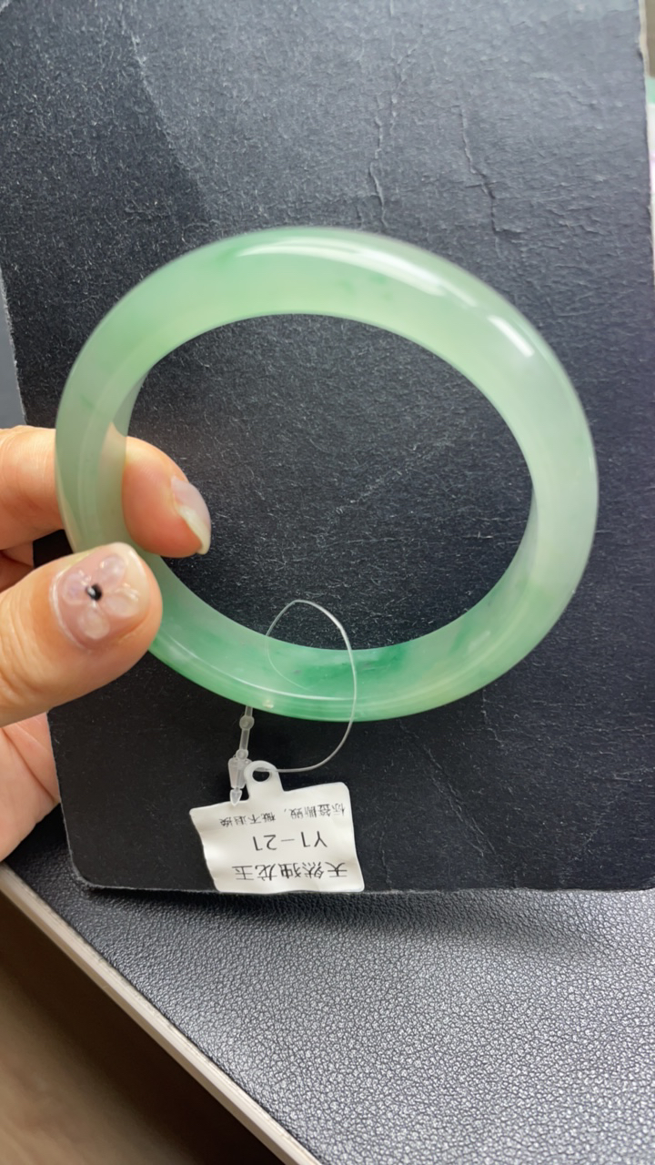 天然独龙玉冰飘花手镯