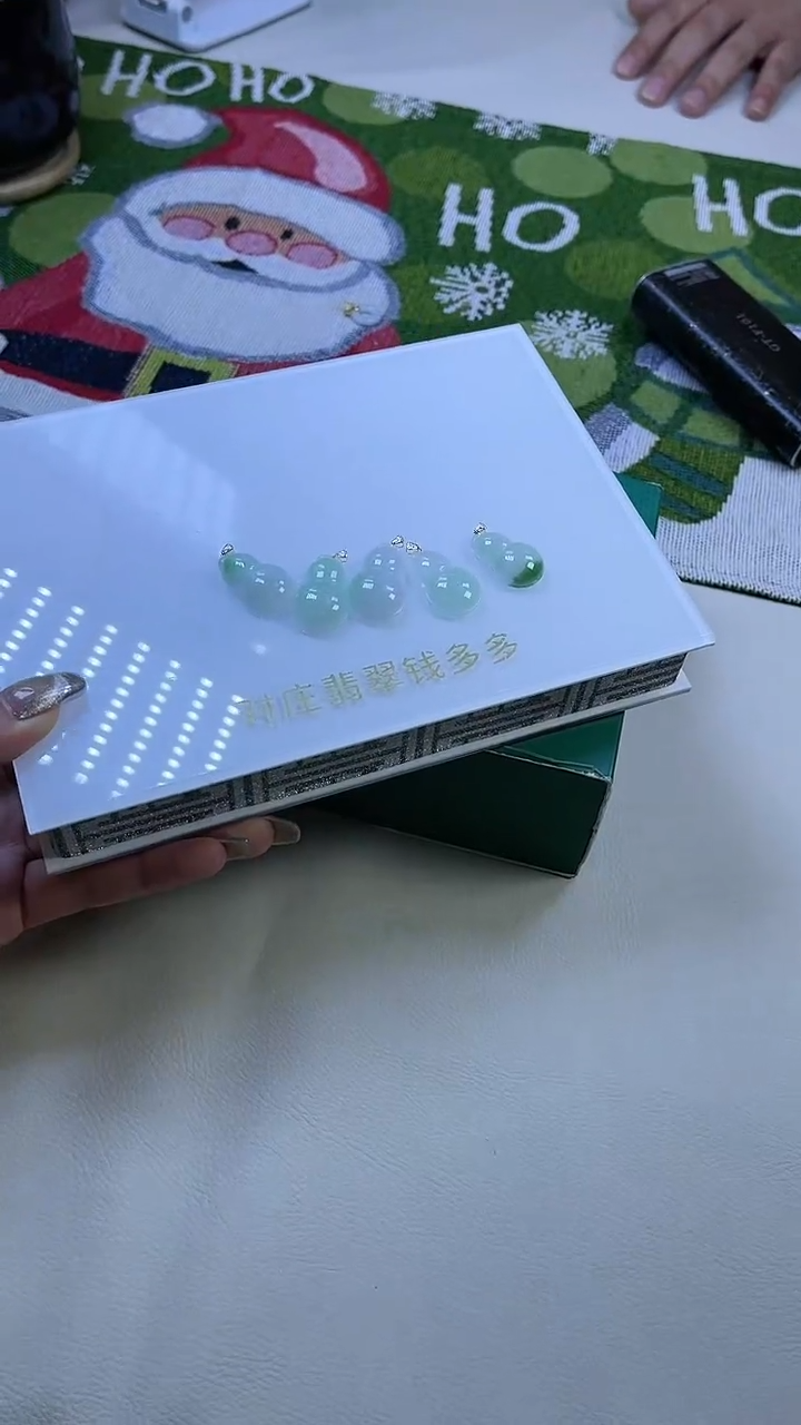 【闪购商品】翡翠颈饰18K金镶嵌YGF-HL28葫芦多样性一个