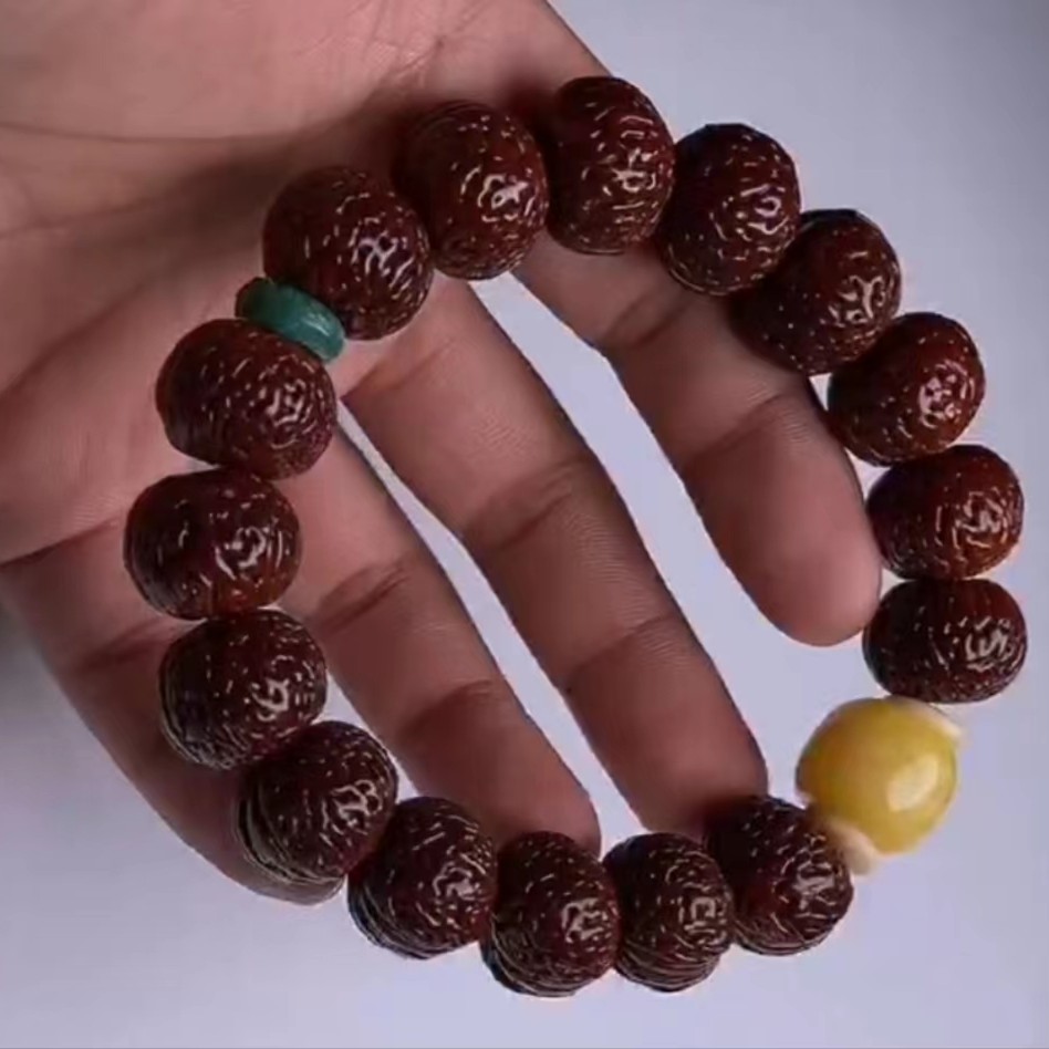 正宗深山精品野生桃核！非平原果！盘完无忧把件文玩桃核密度大红透