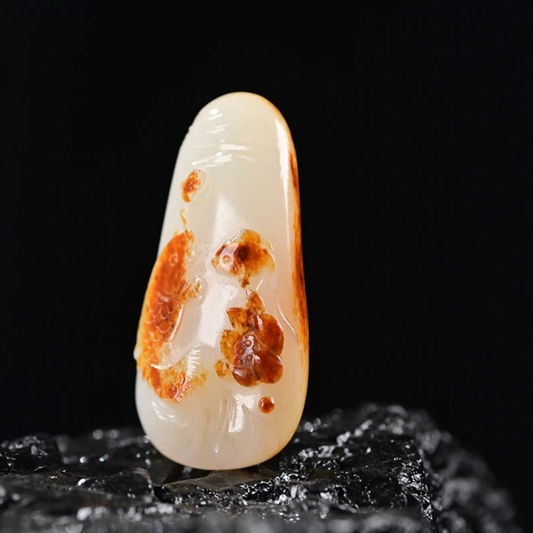 和田精雕手工雕刻吊坠