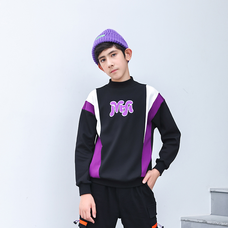 521126103男童运动休闲保暖中领T恤卫衣（YIHAO)