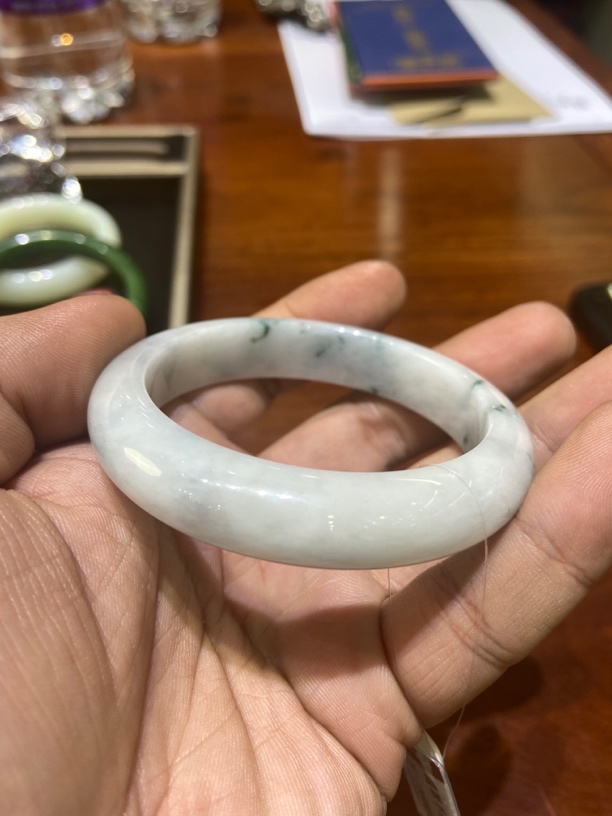 天然翡翠手镯5878895