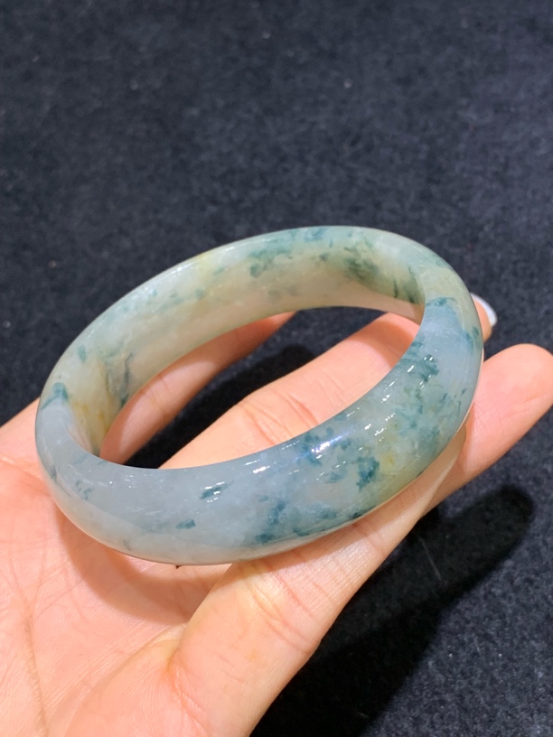 翡翠冰种飘绿和黄手镯