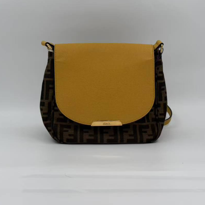 95新 FENDI/芬迪 黄拼老花斜挎包/云海优选/51722