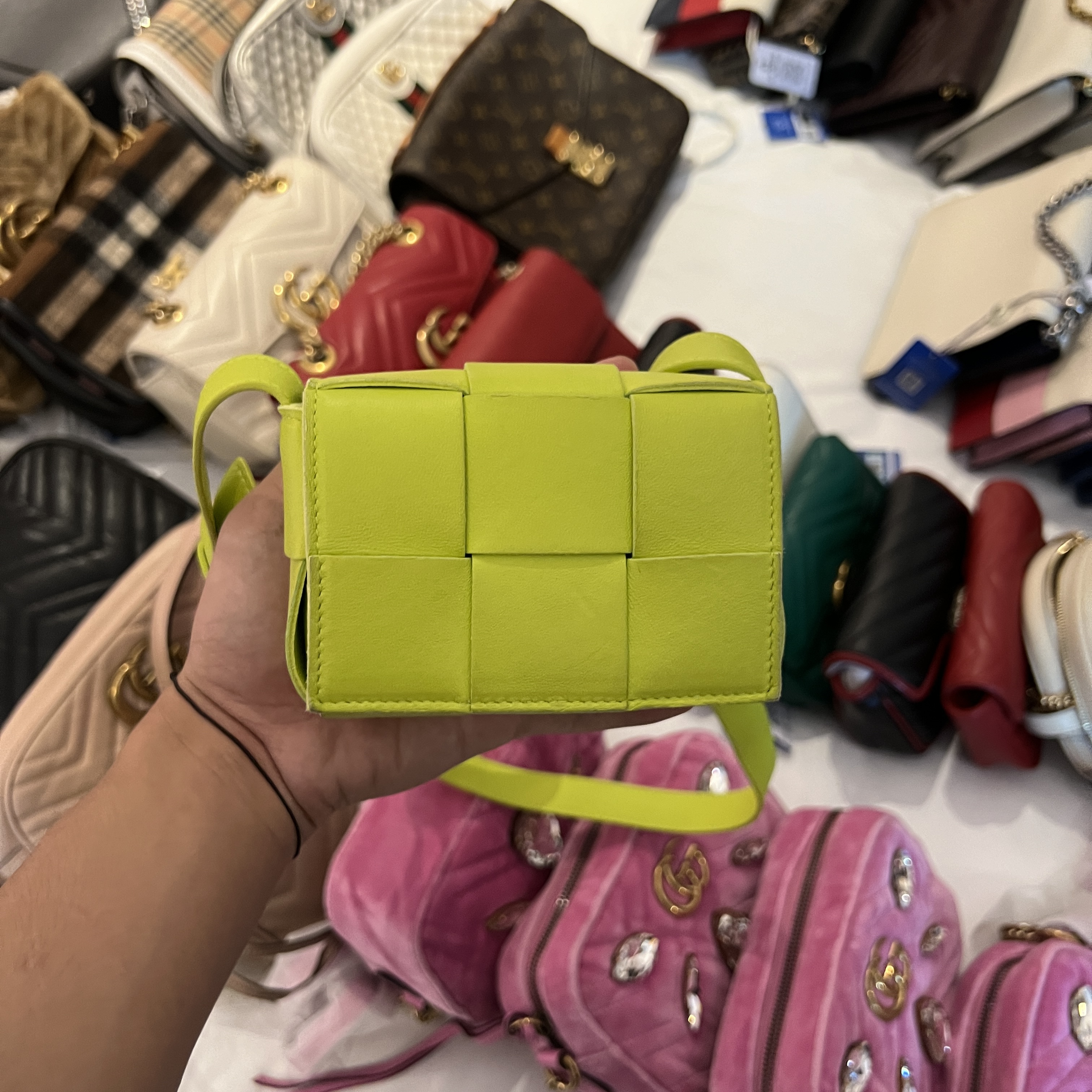 95新 BOTTEGA VENETA/葆蝶家 荧光绿编织盒子包/甜甜在包展