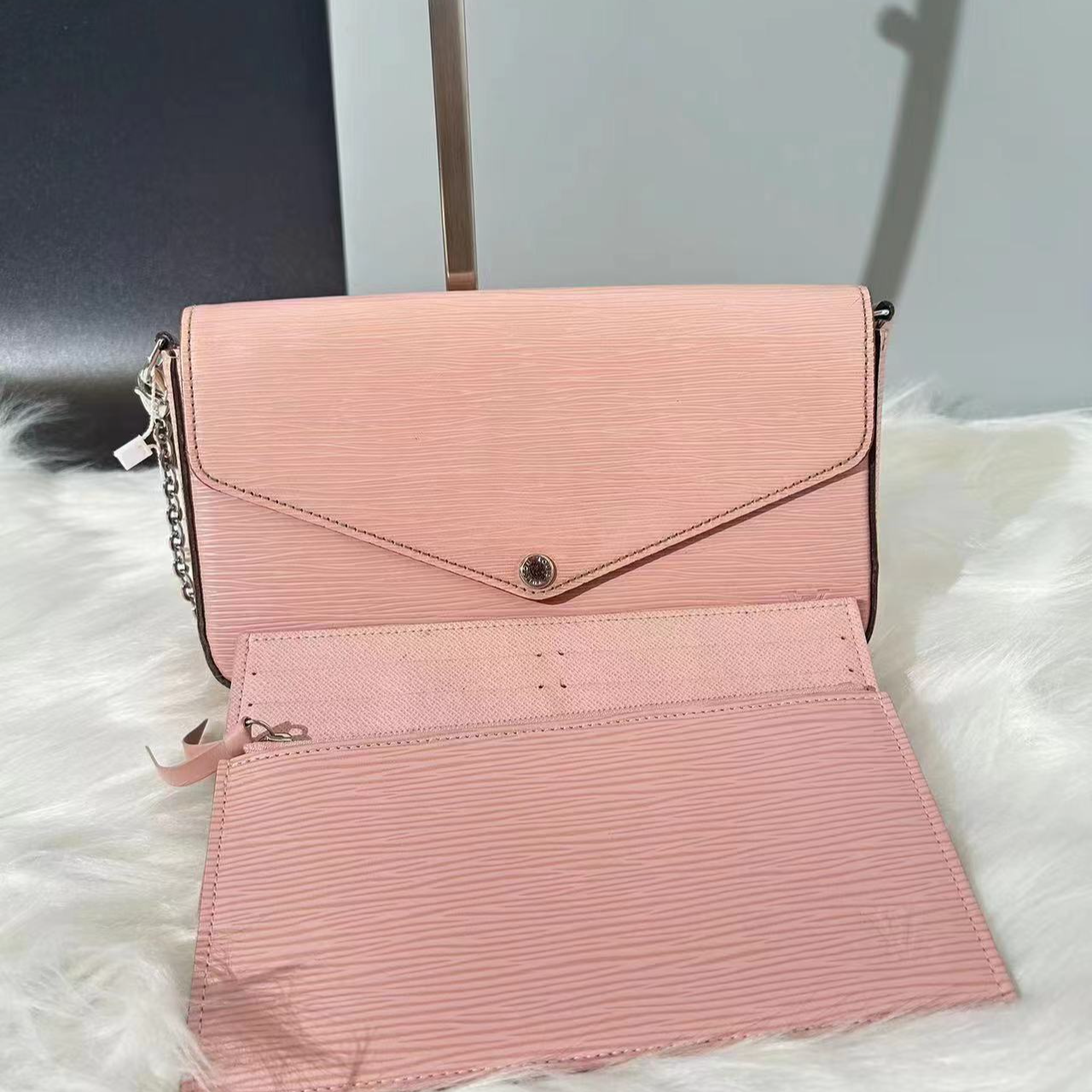 95新 LV 安则/53010