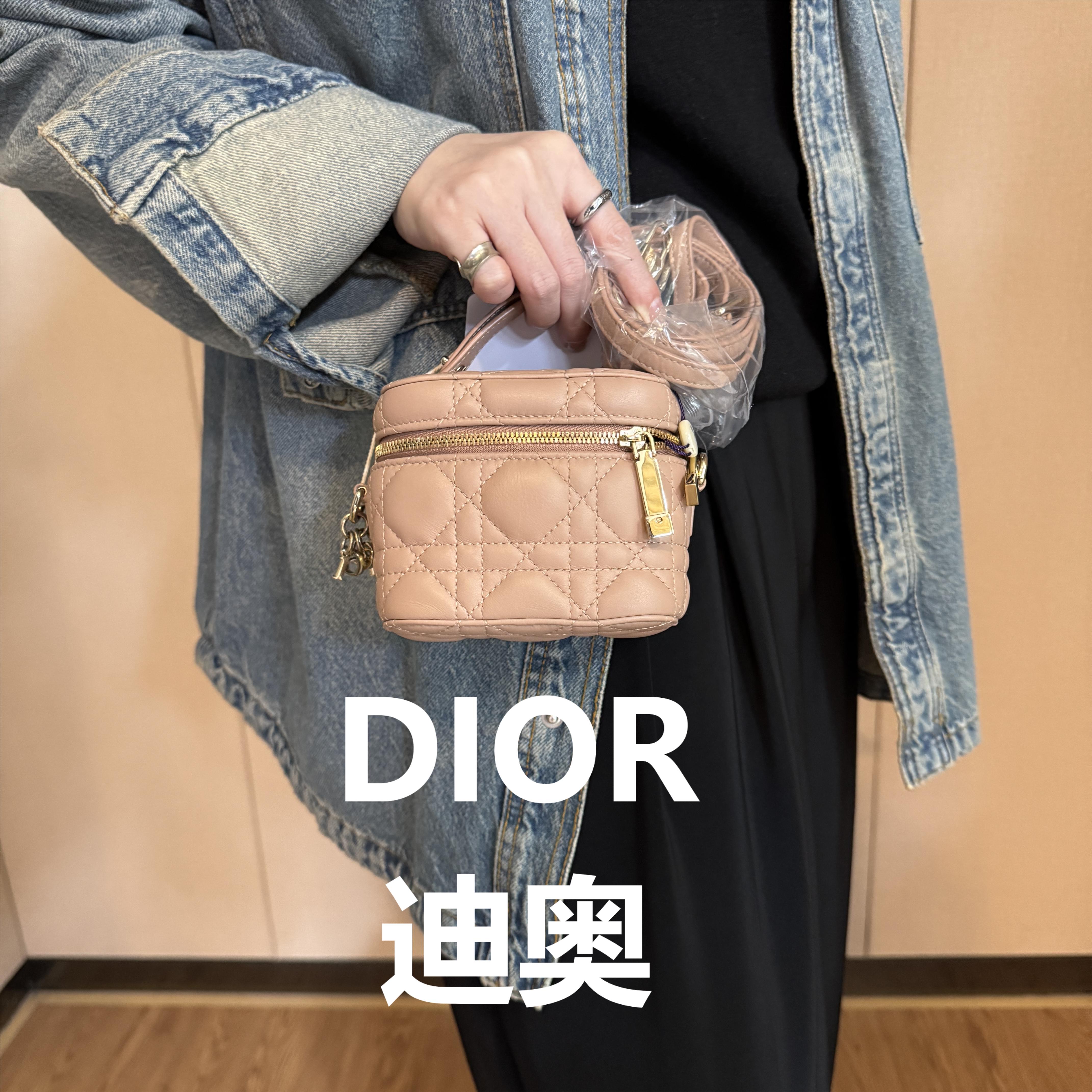 95新 DIOR/迪奥 裸粉色mini化妆包单肩斜挎包/甜甜精选/54772